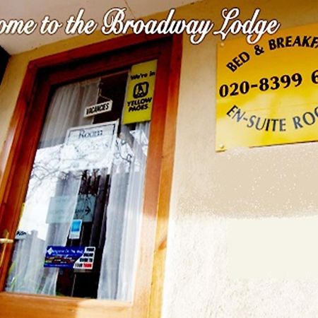 Broadway Lodge Bed And Breakfast Surbiton Bagian luar foto