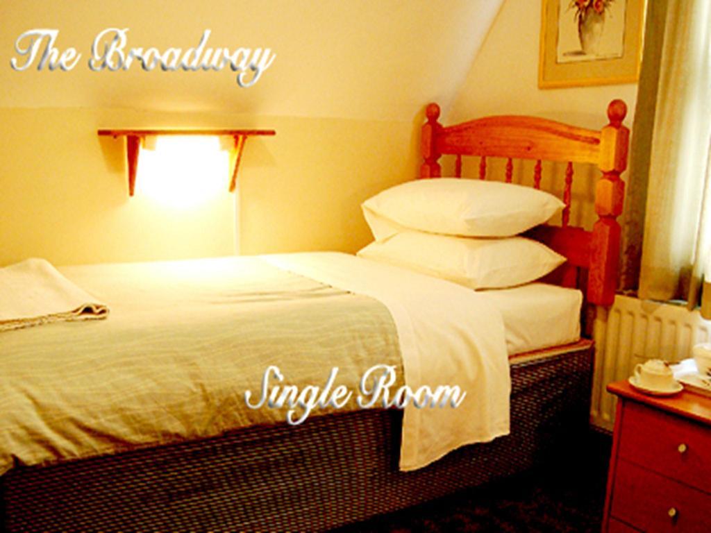 Broadway Lodge Bed And Breakfast Surbiton Ruang foto