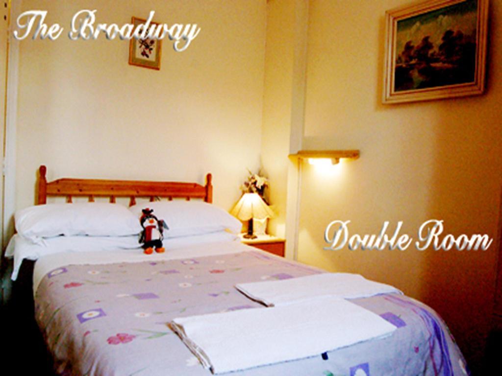 Broadway Lodge Bed And Breakfast Surbiton Ruang foto